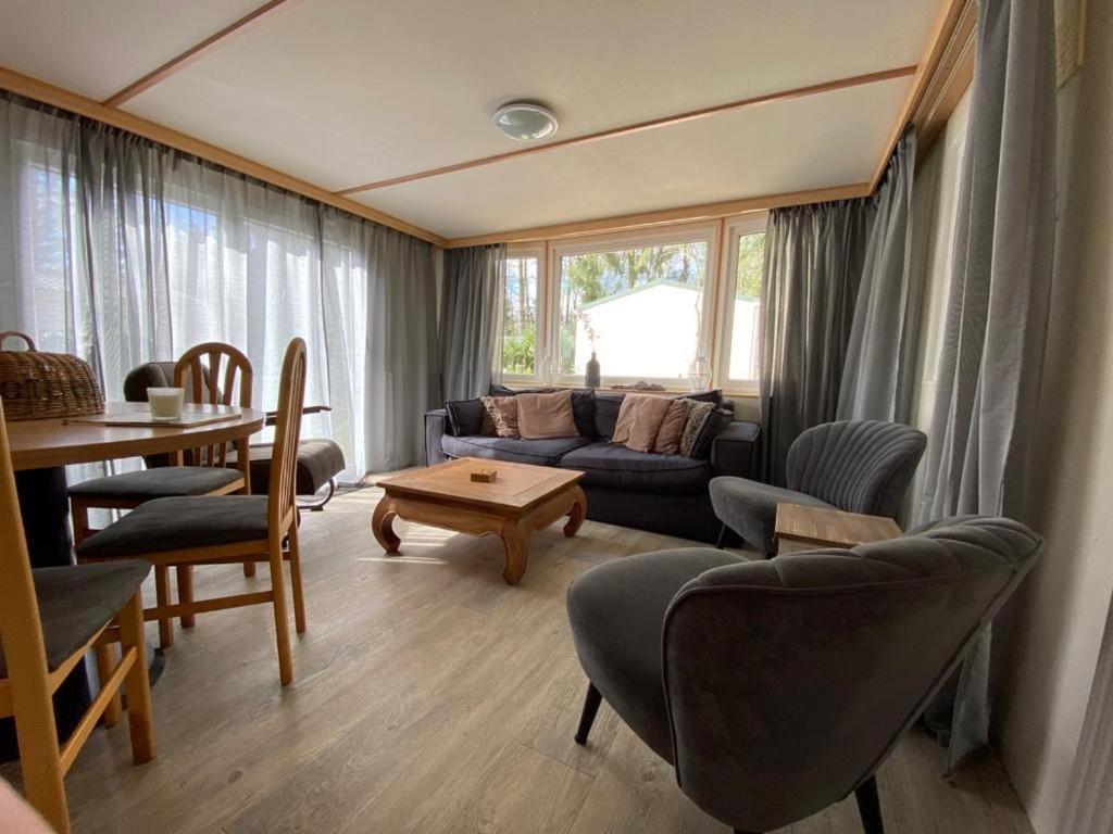 Drie De Veldkamp Hotel Epe Eksteriør billede